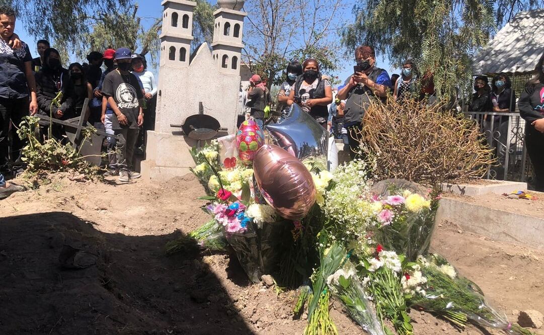 El 25 de marzo próximo cumpliría 13 años, pero ya no los podrá celebrar con Lety, su mejor amiga, quien fue una de las que acudió al camposanto a despedirla. Foto: Especial 