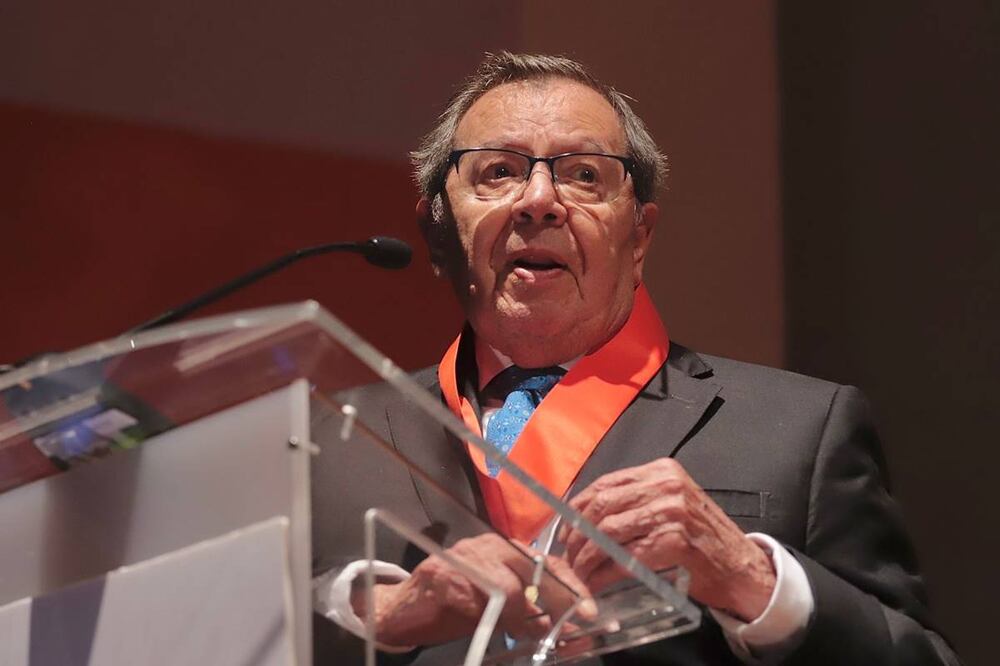 Porfirio Muñoz Ledo durante la entrega del premio al mérito ciudadano Benito Juárez. Foto: Berenice Fregoso