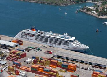 Llega primer crucero turístico al puerto de Mazatlán, Sinaloa; se espera arribo de otros cinco