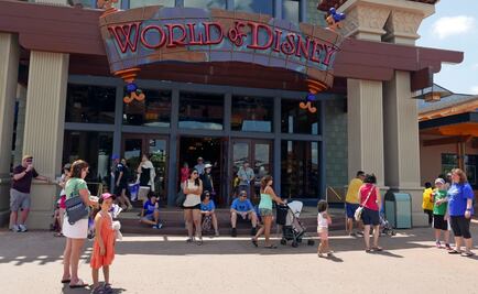 Enferman 97 por infección estomacal en crucero de Disney