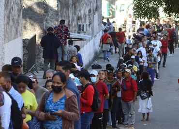 México y EU negocian acuerdo para realizar deportaciones masivas de migrantes, afirma The Washington Post