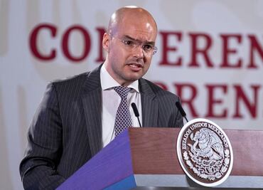 AMLO designa a David León como director de empresa distribuidora de medicinas
