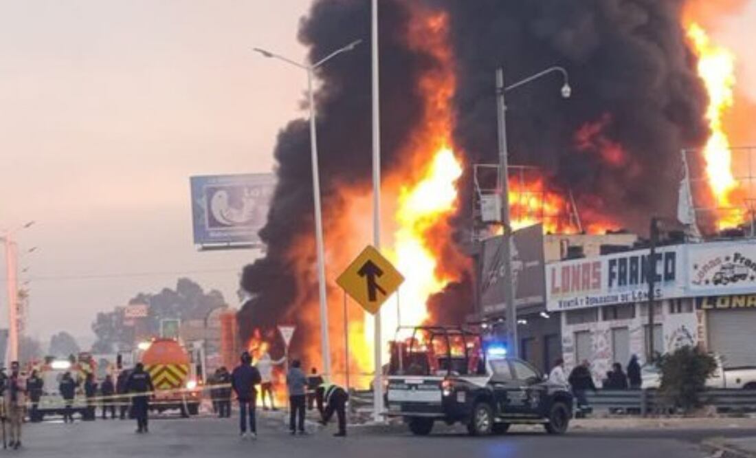 Reportan incendio en bodega en la Vía Corta a Santa Ana. Foto: Especial