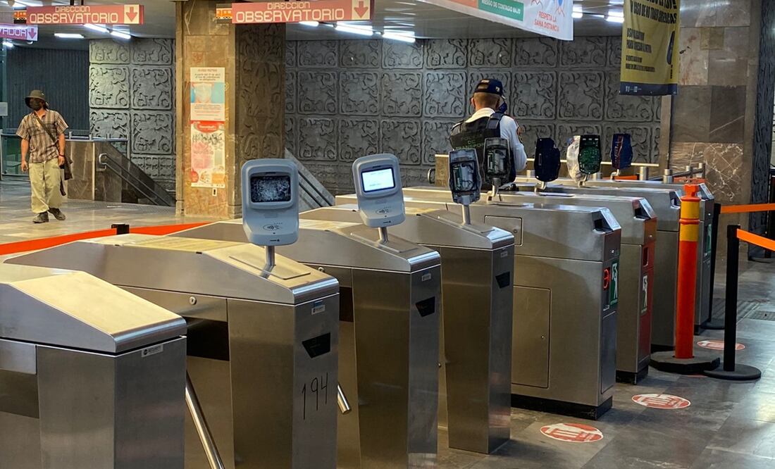 Las personas que tienen tarjeta pasan gratis pues no hay cómo cobrarles. Foto: Especial