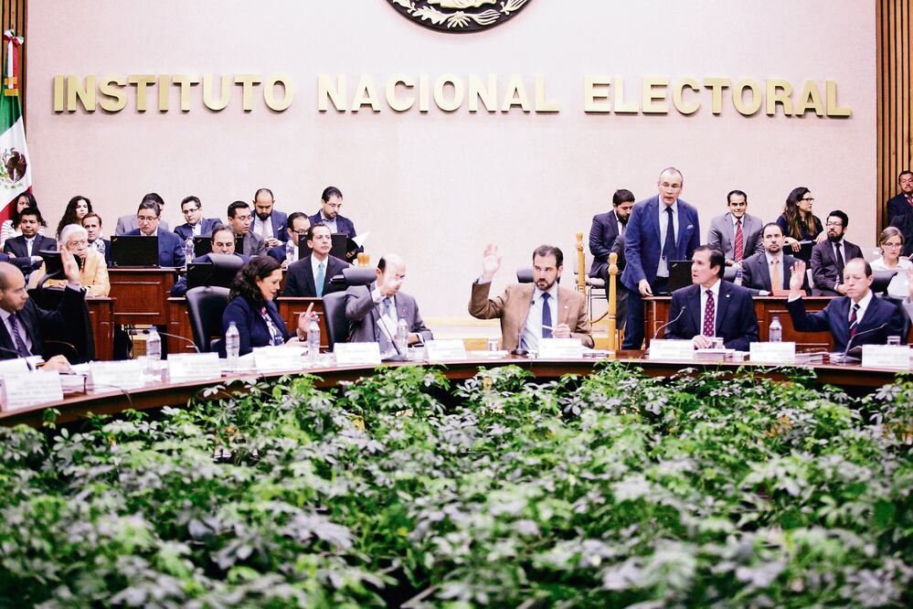 El consejero presidente del INE, Lorenzo Córdova, destacó que otro de los objetivos es acabar con la debilidad en la cultura democrática de los mexicanos. (ARCHIVO EL UNIVERSAL)