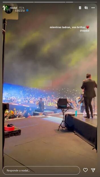 Christian Nodal recibe apapacho de Cazzu; la pareja disfruta de su romance