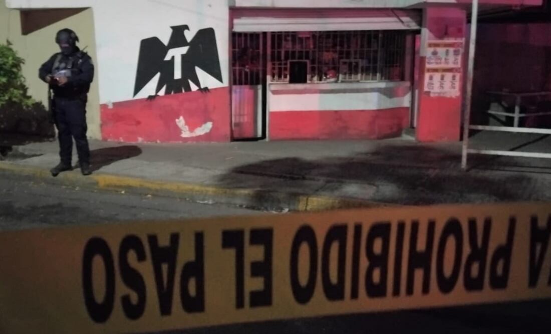 En el fraccionamiento Infonavit Cañadas, Teódulo “N”, de 47 años y encargado de un bar, fue asesinado de varios impactos con armas automáticas. Foto: Especial