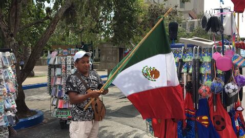 "AMLO es buen Presidente", dice René, mexicano radicado en Guatemala, que espera recibirlo