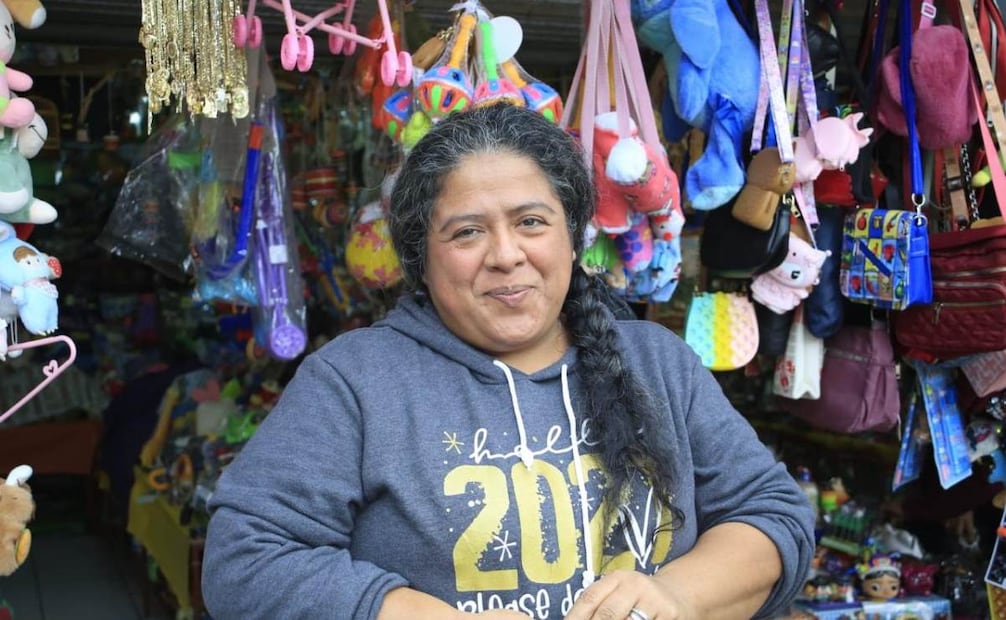 Artesanos y comerciantes tienen esperanza que la Virgen monumental, en El Chorrito, aumente sus ventas.
Foto: Especial.
