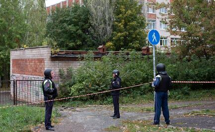 Atacante de escuela en Rusia llevaba símbolos nazis: Washington Post