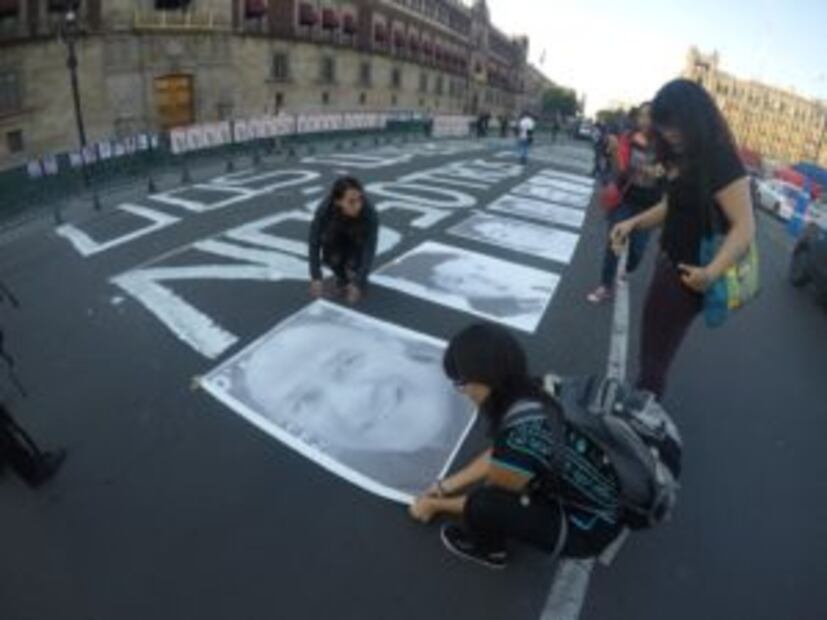 “Ustedes quieren votos, nosotros queremos Justicia”, dicen periodistas en Palacio Nacional