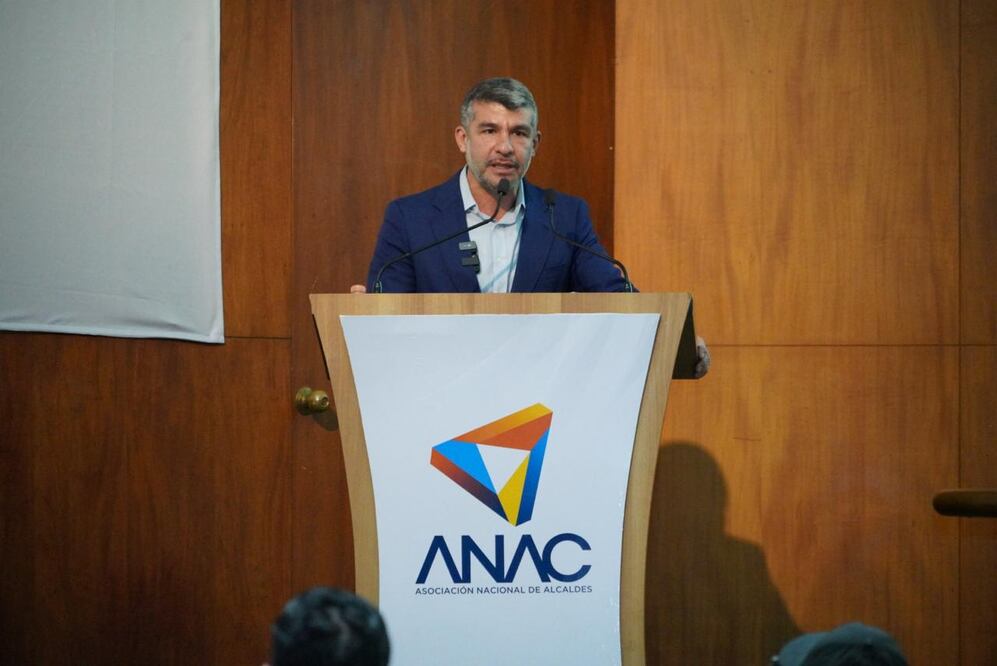 Mauricio Tabe tomó protesta como presidente de la Asociación Nacional de Alcaldes (ANAC), organismo conformado por alcaldes y alcaldesas del PAN. (Foto: especial)