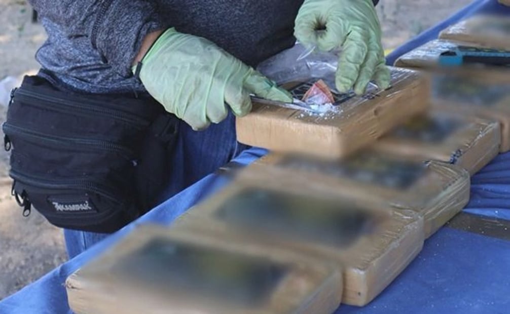 Aseguramiento de 63 bultos con cocaína en el Océano Pacífico. Foto: Especial