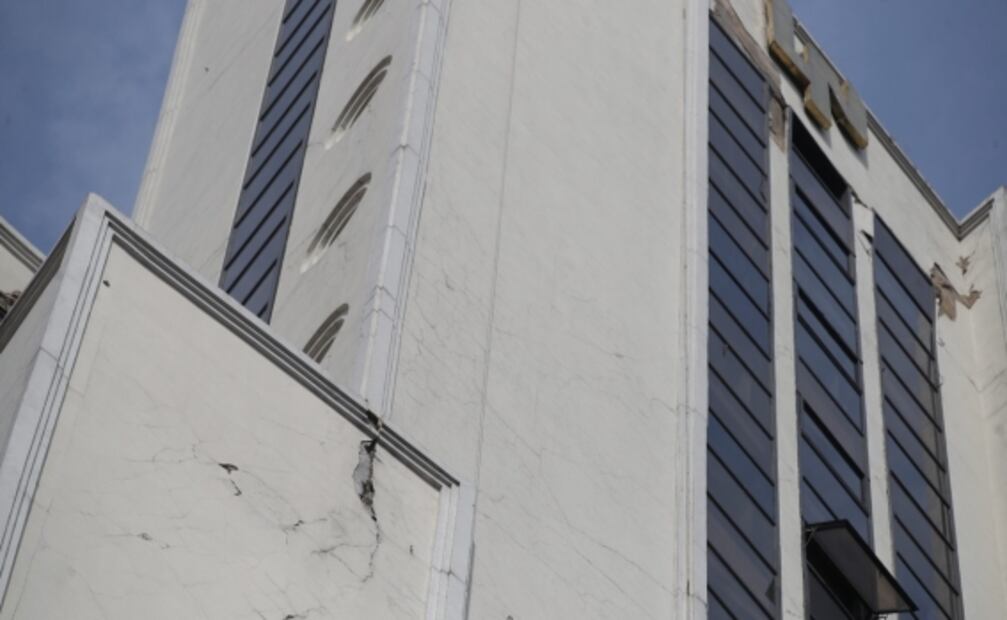 Iniciarán estudio para la rehabilitación de “El Moro”, edificio de la Lotería Nacional