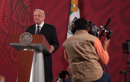AMLO celebra cancelación de cuentas de Facebook que atacaban a su gobierno