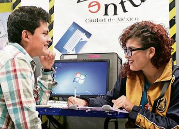 Intercambian laptops por curso de sexualidad