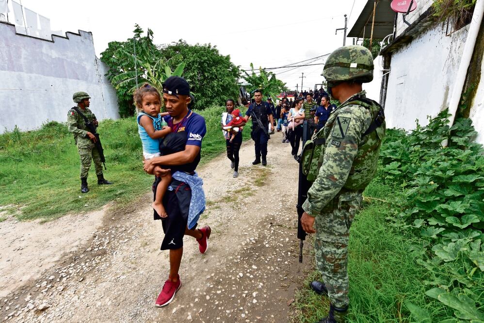 Militares violan derechos de los extranjeros que viajan a la frontera norte en busca de una mejor calidad de vida, advierte investigador. Foto: Jaime Ávalos | Archivo EFE