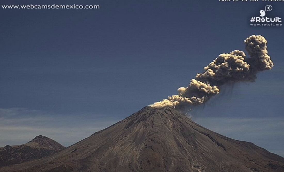 Reportan explosión de 1.5 kilómetros en volcán de Colima | El Universal