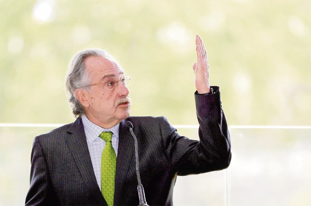 A Decio de María se le ha juntado la chamba en la Femexfut (JAM MEDIA)