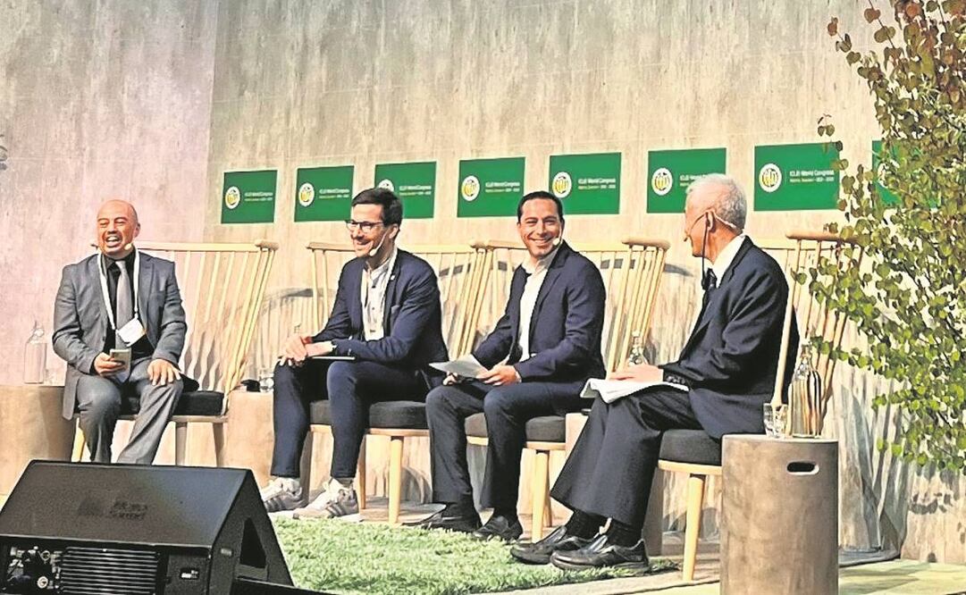El gobernador de YucatáMauricio Vila Dosal (seg. de der. a izq.), participa en el Congreso Mundial de los Gobiernos Locales por la Sostenibilidad, en Suecia. Foto: Especial