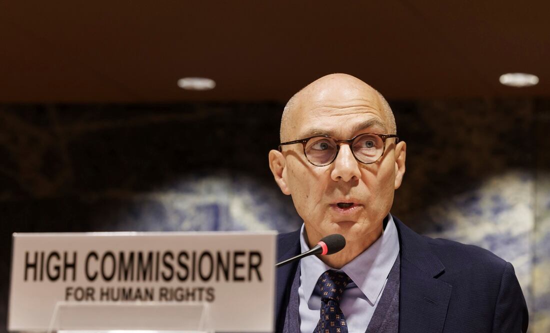 El Alto Comisionado de las Naciones Unidas para los Derechos Humanos, Volker Türk, habla en la sede europea de las Naciones Unidas en Ginebra, Suiza. Foto: AP