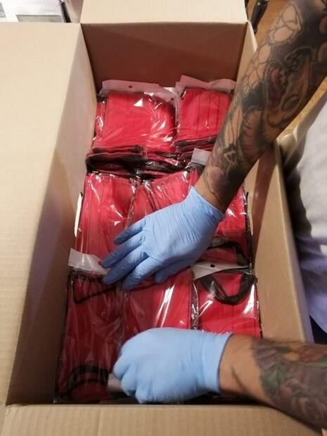 Tapabocas: del estudio del artista hasta el vendedor callejero