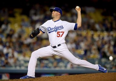 Los Dodgers derrotan a Bravos en el primer juego de la Serie Divisional