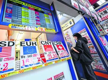 Superpeso, otra vez la divisa más ganadora