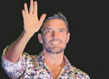 Julián Gil prepara charla con su hijo