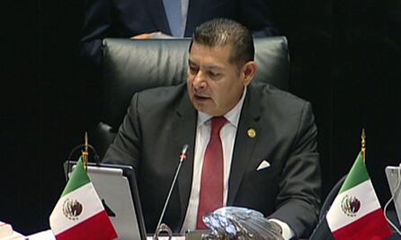 Guardan minuto de silencio en Senado por fallecimiento de Reina Isabel II