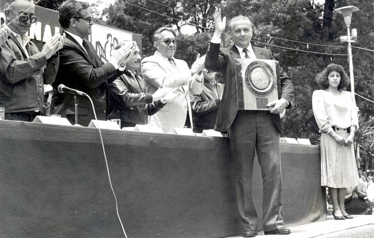 Antes del Premio Nacional del Deporte, en 1988 Hausleber recibió la condecoración de la Orden Mexicana del Águila Azteca, máximo reconocimiento que otorga el gobierno a extranjeros por sus servicios al país o a la humanidad. ESPECIAL.