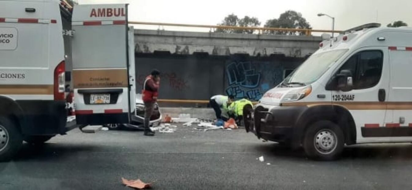 Vehículo arrolla a 5 trabajadores de obras en la México-Puebla; reportan un muerto