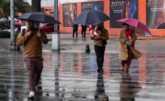 Activan alerta amarilla por lluvias y viento en CDMX; prevén rachas de más de 50 km/h