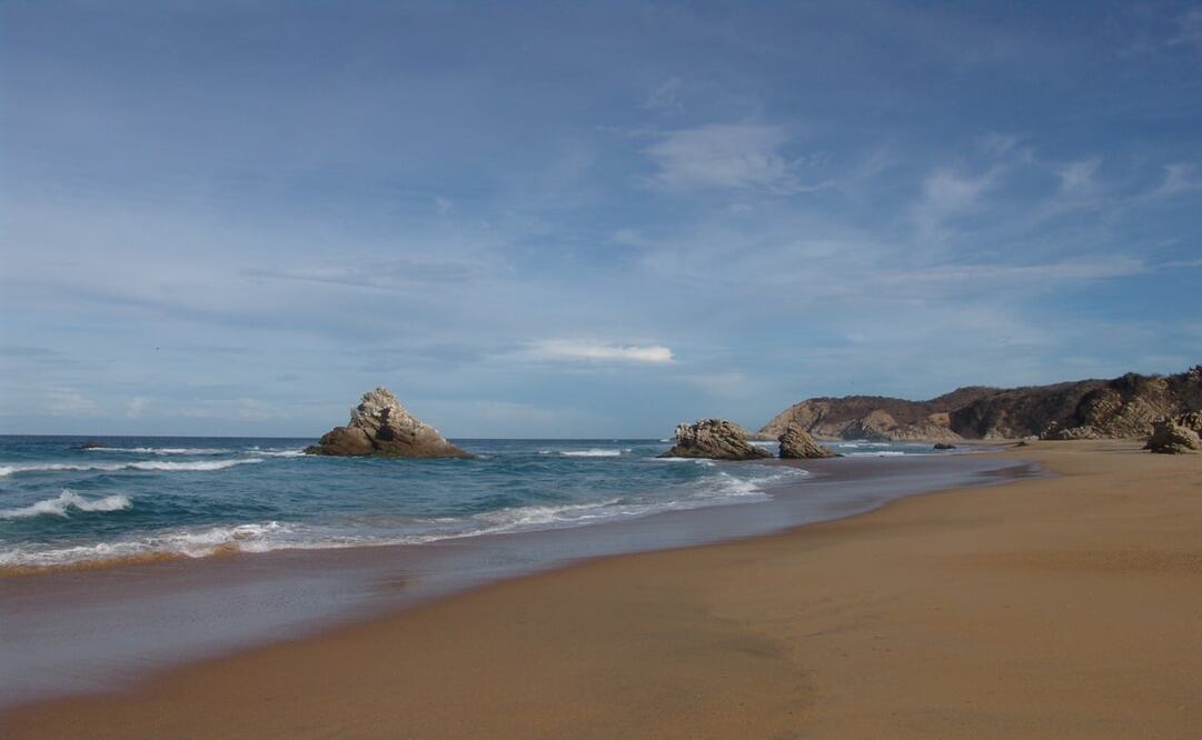 Aacantilados y otras formaciones rocosas crean un paisaje único en el Pacífico mexicano. Foto: Cortesía Secretaría de Turismo de Michoacán