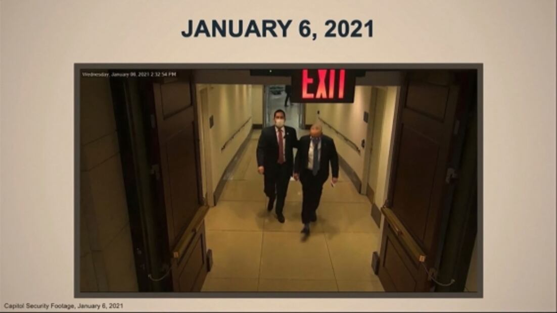 Los detalles claves en los videos del asalto al Capitolio por simpatizantes de Trump