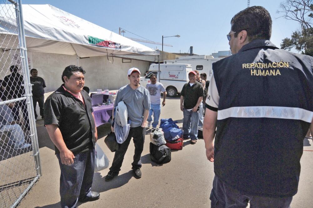 El INM recibe a los repatriados en diferentes puntos de la República como Tijuana, Mexicali, Nogales, entre otros (ARCHIVO EL UNIVERSAL)