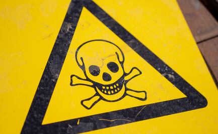 Analizan médicamente a decenas tras derrame químico en el centro de Los Ángeles