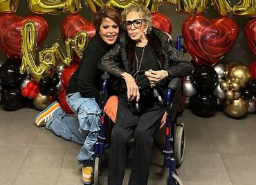 Alejandra Guzmán celebra 35 años de carrera junto a su madre Silvia Pinal como invitada de honor