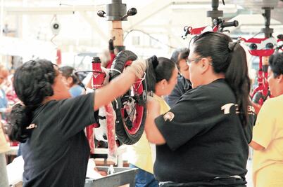 Faurecia amplía planta en Puebla