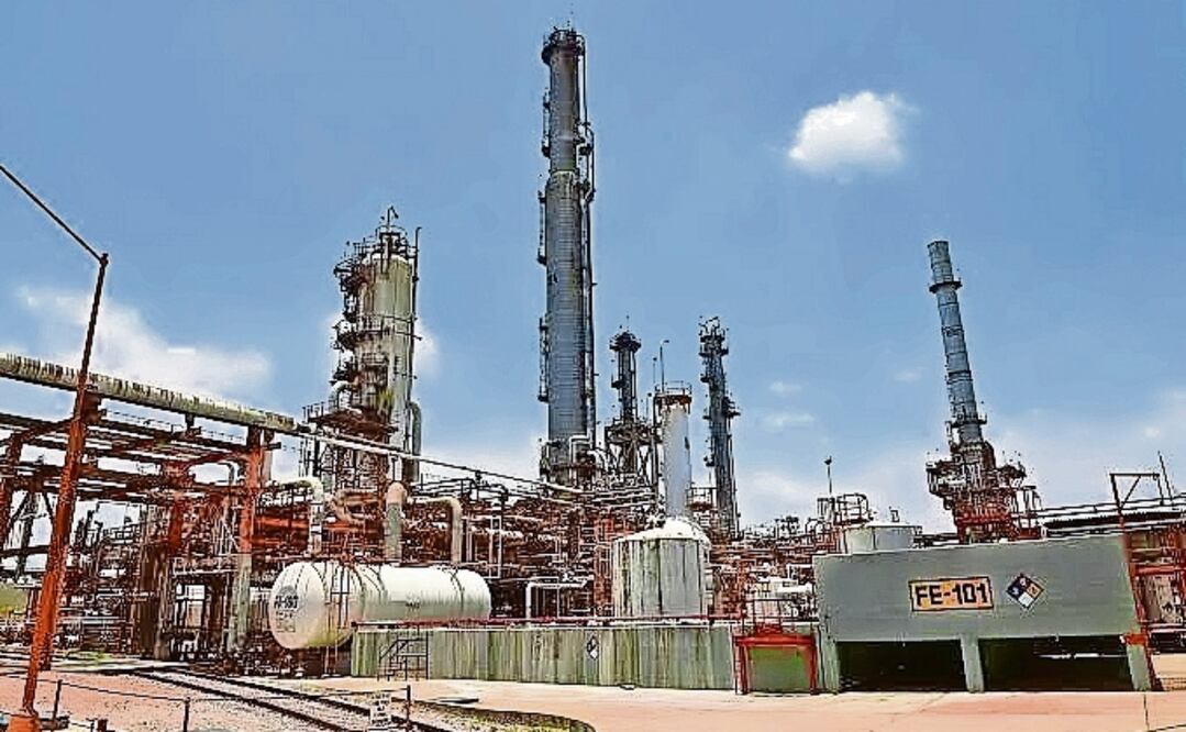 La coquizadora, que se ubica cerca de la refinería de Tula, comenzó a construirse en 2016, pero se había cancelado por las revelaciones de sobornos relacionados con el caso Odebrecht. Foto: Archivo EL UNIVERSAL