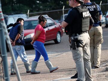 Deportaciones en EU: arrestan en Aurora a 100 pandilleros del Tren de Aragua; migrantes también fueron detenidos en redadas