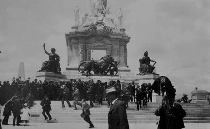 Cuando 20 mil soldados trasladaron los restos de los héroes de la Independencia al Ángel 