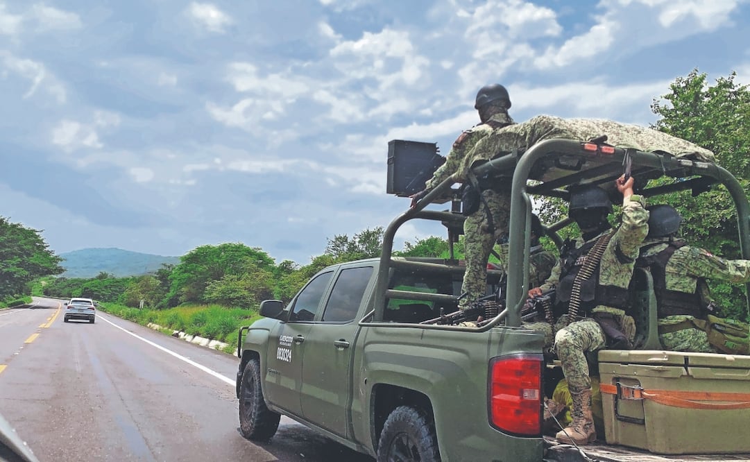 Imagen de un operativo en Uruapan, Michoacán, donde se han asentado exmilitares colombianos. Foto Especial