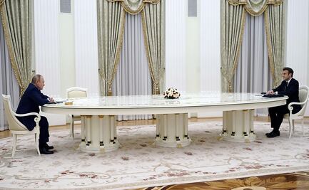 Emmanuel Macron dice a Vladimir Putin que espera "desescalada" de crisis en Ucrania