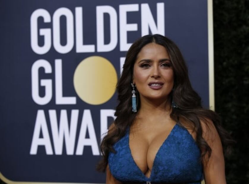 Salma Hayek luce escote en los Globos de Oro