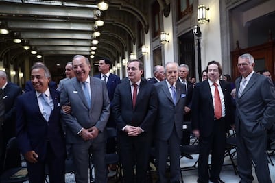 Presenta AMLO a empresarios Consejo para el Fomento a la Inversión