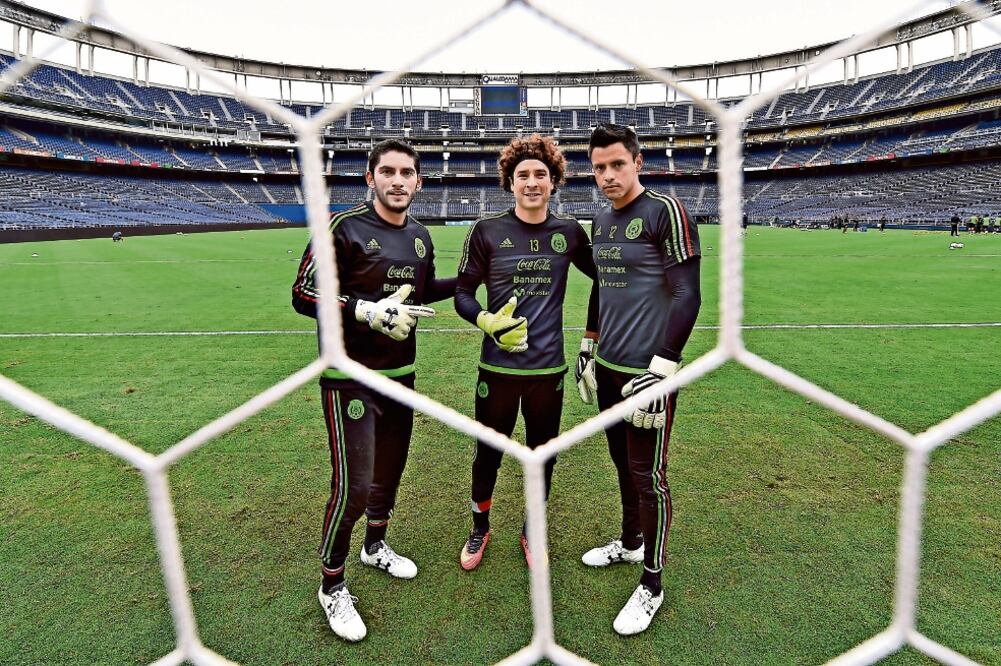 Jesús Corona, Guillermo Ochoa y Alfredo Talavera continúan su lucha interna por la titularidad en la puerta de la Selección Mexicana (MAGO7)
