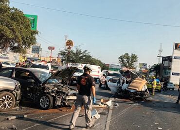 Carambola deja dos muertos y ocho heridos en Monterrey, Nuevo León
