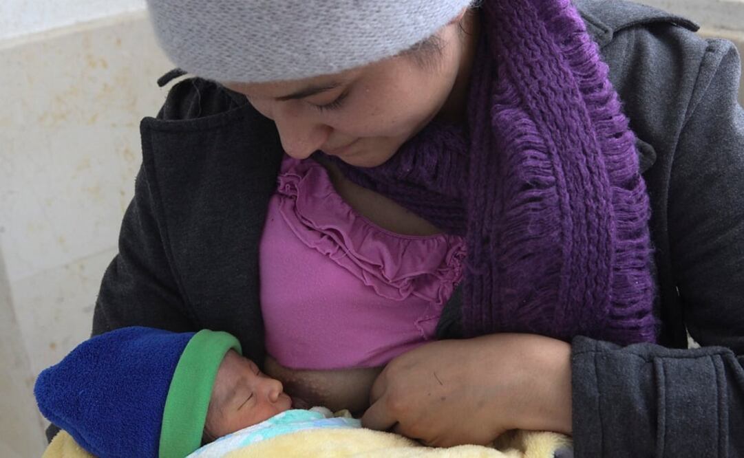 A pesar de todos los beneficios, el número de mujeres que amamantan a sus hijos es cada vez menor. FOTO:EL UNIVERSAL