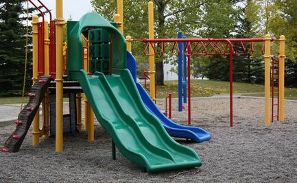 Dos niños sufren quemaduras por resbaladillas rociadas con ácido en Massachusetts